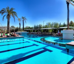 Crystal De Luxe Resort & Spa