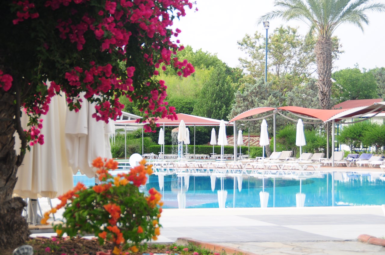 Queen s park le jardin resort. Квин Ле Жардин Кемер. Квинс парк Ле Жардин Турция. Queens le Jardin Hotel Kemer. Queens Park le Jardin 5 Турция кириш.